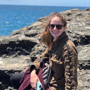 Meet your Posher, Elise